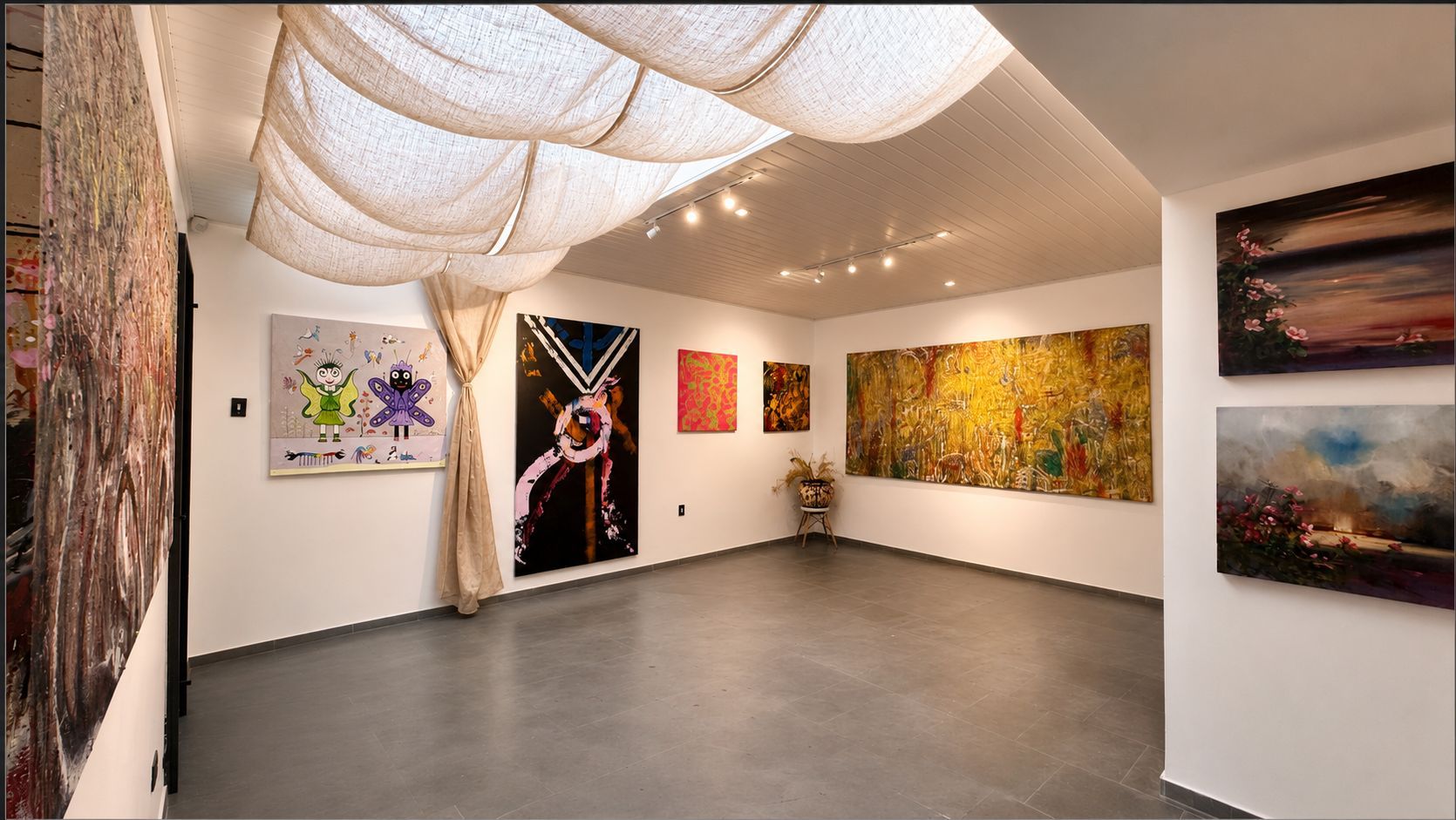 Sala expositiva da Lopes Gallery em Moema